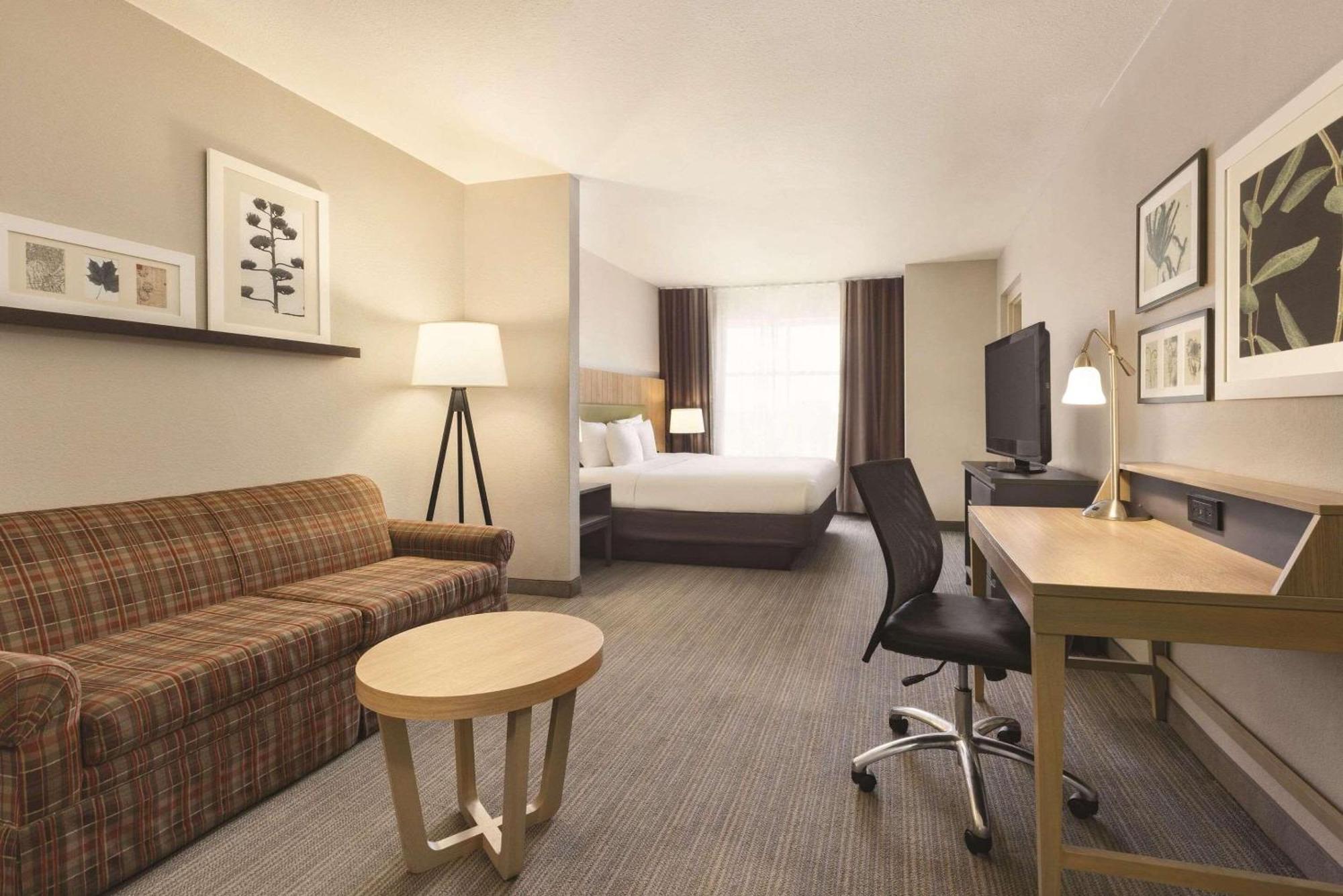 King Suite Sofa Bed Non-Smoking,1525860694:JPEG